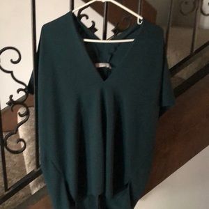 Karlie V Neck emerald green tunic top M